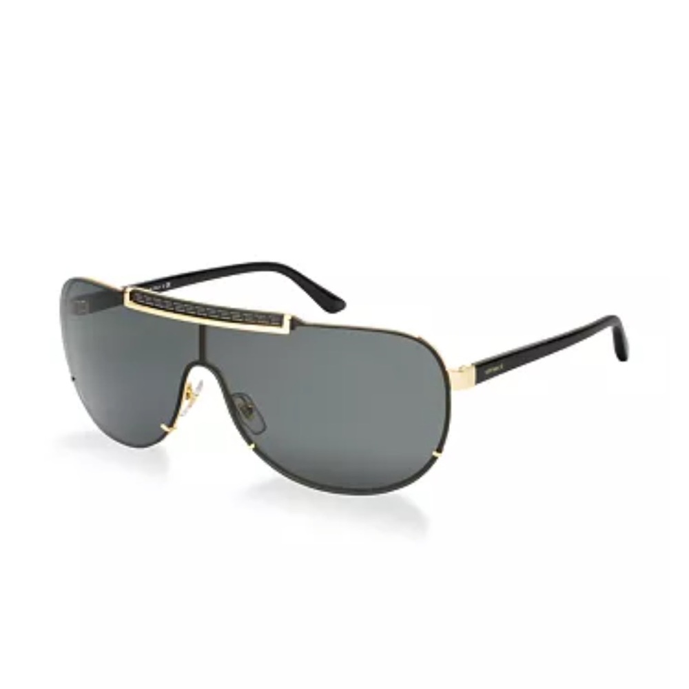 Authentic sunglasses 😎 - Picture 8 of 9